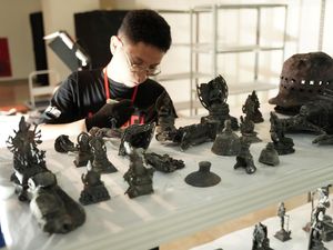 Potret Koleksi Bersejarah Museum Gajah yang Terdampak Kebakaran Potret Koleksi Bersejarah Museum Gajah yang Terdampak Kebakaran