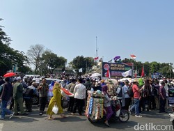 Lalin Sekitar Patung Kuda Jakpus Macet Imbas Demo GNPR soal Rempang