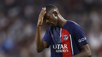 Dembele masih dipercaya pelatih Luis Enrique. Waktu terus berputar, Dembele harus secepatnya keluar dari tekanan untuk bisa menjebol gawang lawan (Reuters)
