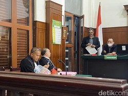 3 Kali Jadi Kurir Narkoba Antar 2 Pria di Surabaya Jadi Pesakitan