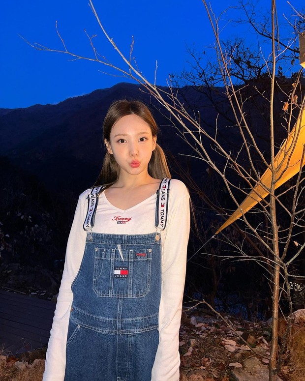 Potret Nayeon TWICE sebagai brand ambassador Tommy Hilfiger/ Foto: instagram.com/nayeonyny Potret Nayeon TWICE sebagai brand ambassador Tommy Hilfiger