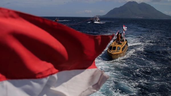 Melihat Prosesi Kololi Kie Ngolo Ternate