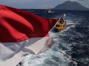 Melihat Prosesi Kololi Kie Ngolo Ternate