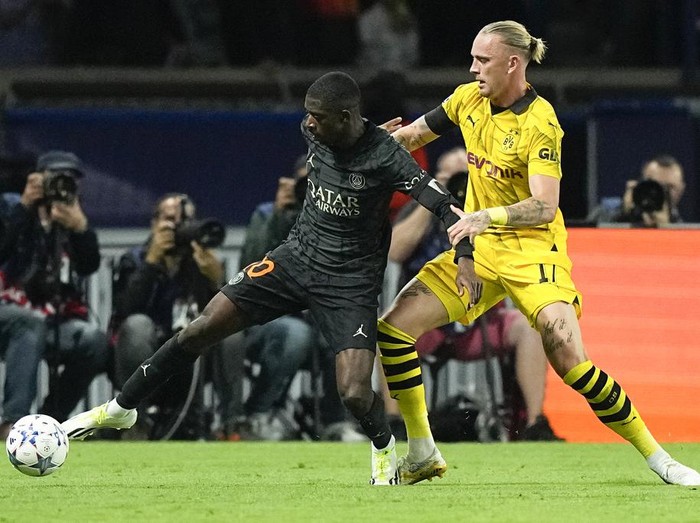 PSG Menang Meyakinkan Atas Dortmund Paris Saint-Germain memetik kemenangan di laga pertamanya di Liga Champions. Menjamu Borussia Dortmund, PSG menang dengan skor akhir 2-0. PSG menghadapi Dortmund di Parc des Princes pada Rabu (20/9/2023) dinihari WIB.