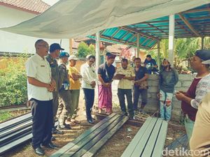 Satpol PP Sidak Pendatang di Karangasem