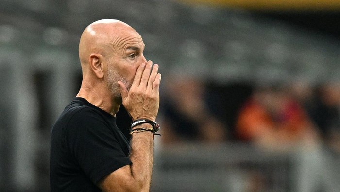 Soccer Football - Champions League - Group F - AC Milan v Newcastle United - San Siro, Milan, Italy - September 19, 2023 AC Milan coach Stefano Pioli reacts REUTERS/Daniele Mascolo