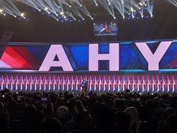 AHY Berapi-api Teriakkan Prabowo Presiden di Rapimnas Demokrat