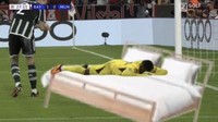 Ini bukan kali pertama Onana blunder. Pada matchday pertama melawan Bayern Munich, kiper yang baru direkrut musim panas ini juga bikin blunder usai gagal mengamankan bola sepakan Leroy Sane. Aksi rebahannya langsung menjadi meme juga. (Foto: Twitter @guccimo6)