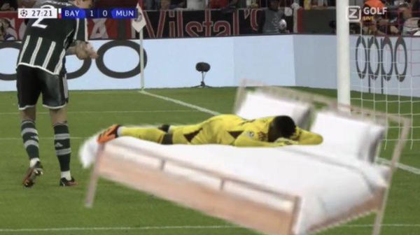 Bayern Munich Vs MU: Meme Kocak Andre Onana Rebahan Habis Blunder