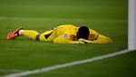 Bayern Munich Vs MU: Meme Kocak Andre Onana Rebahan Habis Blunder