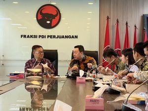 BMI Jakut Beraudiensi dengan Anggota DPR Darmadi Durianto BMI Jakut Beraudiensi dengan Anggota DPR Darmadi Durianto