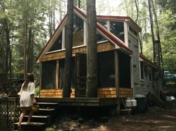 Kisah Marie Brown Tinggal di Hutan AS, Keluar Kerja Pilih Jadi YouTuber