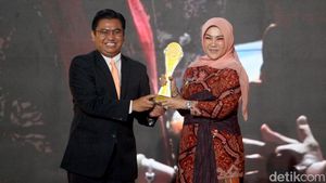 Tokoh Perempuan Inovatif Jatuh Kepada Bupati Klaten