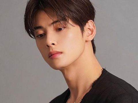 Middle Parted Comma Hair ala Cha Eun Woo.