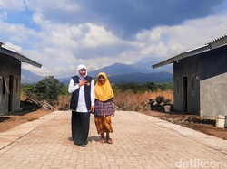 Gubernur Khofifah Serahkan Puluhan Hunian Tetap Korban Banjir Bandang Ijen