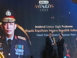 Raih detikcom Awards 2023, Kapolri Jadi Tokoh Transformasi Pelayanan Polri