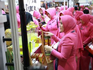 Produk UMKM se-Jabar Mejeng di Bazar Kreasi Bhayangkari Nusantara 2023