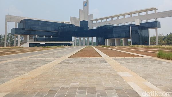 Potret Megahnya Kampus UIII yang Punya Jurusan Terkait Polusi