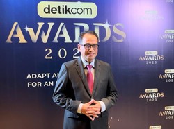 Raih detikcom Awards 2023, Menhub Budi Karya Jadi Tokoh Konektivitas