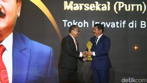 Menteri ATR Hadi Raih Penghargaan Tokoh Inovatif Bidang Pertanahan