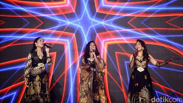 Lengkingan Tri Vanita Getarkan Panggung detikcom Awards 2023