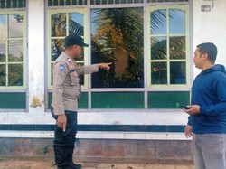 Teringat Masalah Tanah, Lansia Rusak Rumah Kakak Pakai Sajam