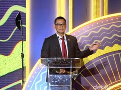 Sabet Penghargaan detikcom Awards, PLN Dinilai Terdepan dalam Transisi Energi