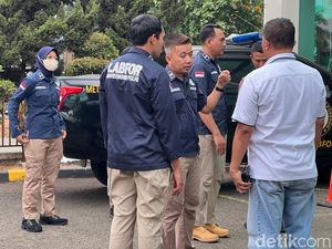 Puslabfor Polri Datangi RS di Serpong Lokasi Insiden Percikan Api Puslabfor Polri Datangi RS di Serpong Lokasi Insiden Percikan Api