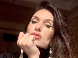 Model Sabine Boghici yang Tipu Ibunya Sendiri Meninggal Secara Misterius