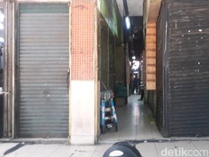 Pasar Taman Puring Kian Redup Babak Belur Lawan Online