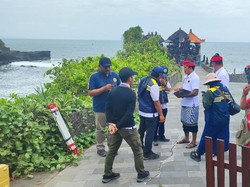 Kementerian PUPR Kaji Penyebab Keretakan Tebing Pura Batu Bolong