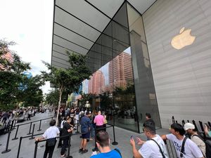 Antrean iPhone 15 di Apple Orchard Singapura Kok Sepi? Antrean iPhone 15 di Apple Orchard Singapura Kok Sepi?