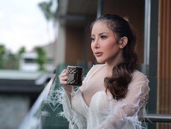 Ayu Aulia Bantah Dihamili Pejabat dan Ungkap Alasan Operasi Pengangkatan Rahim