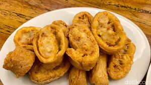 Halal! Ini Fuyunghai Krispi hingga Lumpia Shanghai ala Chinese Food Legendaris
