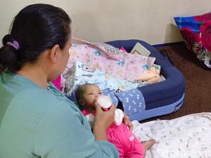 Suara Tangisan Dalam Kantong Plastik Ternyata dari Bayi Cantik