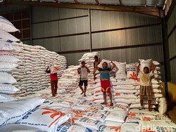 Bulog Banyuwangi Kirim 16 Ribu Ton Beras Impor ke 3 Daerah Defisit
