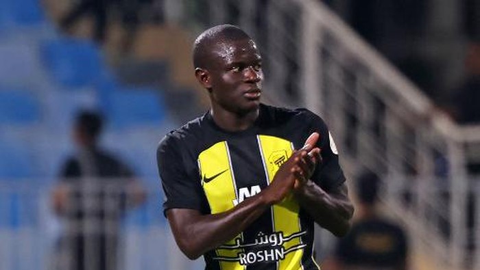 Ittihads French midfielder #07 NGolo Kante leaves the pitch after being substituted during the Saudi Pro League football match between Al-Ittihad and Al-Riyadh at the Prince Faisal Bin Fahd stadium in Riyadh on August 24, 2023. (Photo by Fayez NURELDINE / AFP)