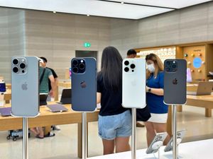 Wow! Biaya Produksi iPhone 15 Tak Sampai Setengah Harga Eceran Wow! Biaya Produksi iPhone 15 Tak Sampai Setengah Harga Eceran