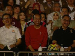Jokowi Hadiri Malam Apresiasi Nusantara IKN, Ada Tiara Andini-Cak Lontong