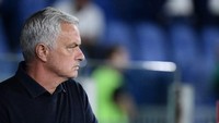 Jose Mourinho juga masuk posisi atas bursa taruhan untuk menjadi pelatih Bayern. Saat ini Mou tidak punya klub usai dipecat AS Roma bulan Januari lalu. Foto: AFP/FILIPPO MONTEFORTE