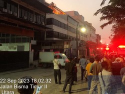 Terpercik Api Las, Gudang Kantor di Jakarta Utara Kebakaran!