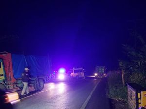 Truk Vs Mobil Penumpang di Toba, 2 Tewas-4 Luka