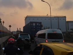 Ada Pembangunan Stasiun KRL, Lalin di RE Martadinata Jakut Macet