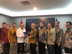 Kurangi Impor, Zulhas Harap Pabrik Bahan Baku Obat Bisa Dibangun di RI