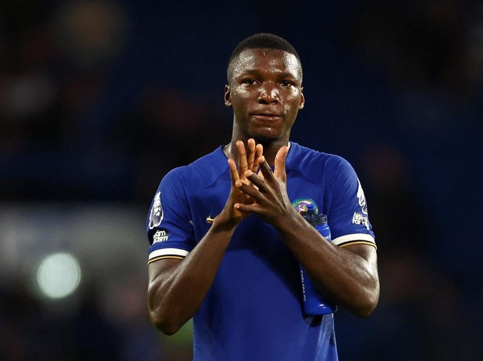Soccer Football - Premier League - Chelsea v Luton Town - Stamford Bridge, London, Britain - August 25, 2023 Chelsea's Moises Caicedo celebrates after the match Action Images via Reuters/Andrew Boyers EDITORIAL USE ONLY. No use with unauthorized audio, video, data, fixture lists, club/league logos or 'live' services. Online in-match use limited to 75 images, no video emulation. No use in betting, games or single club /league/player publications.  Please contact your account representative for further details.