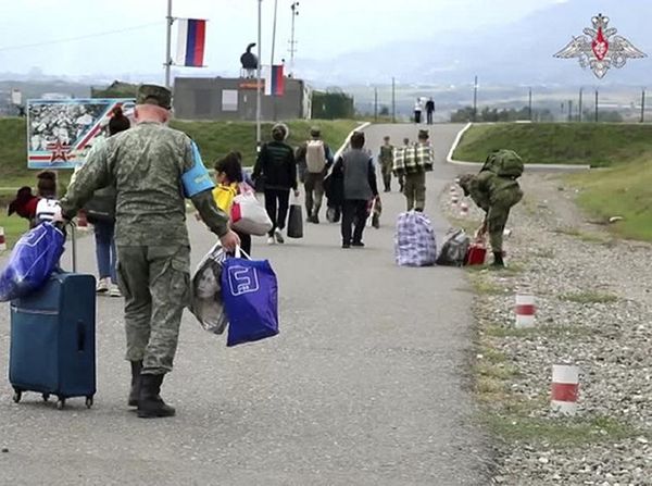 Pasukan Rusia Bantu Evakuasi Warga di Wilayah Konflik Nagorno-Karabakh