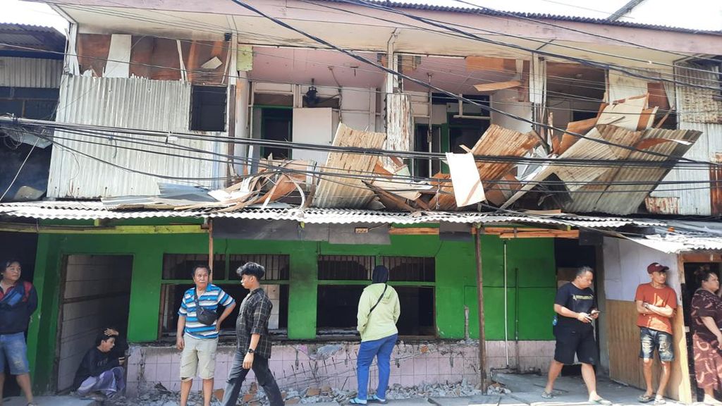 Melihat dari Dekat Gang Royal Usai Dibongkar Terkait Prostitusi Melihat dari Dekat Gang Royal Usai Dibongkar Terkait Prostitusi