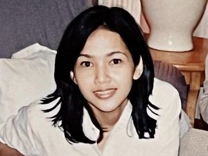 7 Foto Jadul Penyanyi Saat Kuliah dan Wisuda, Maia Belum Tahu Makeup 7 Foto Jadul Penyanyi Saat Kuliah dan Wisuda, Maia Belum Tahu Makeup
