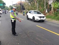 Tabrak Pohon hingga Terkapar di Jalan Denpasar-Singaraja, Pemotor Tewas