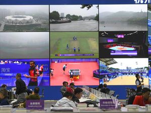 Potret Kesibukan Jurnalis di Media Center Asian Games Hangzhou Potret Kesibukan Jurnalis di Media Center Asian Games Hangzhou